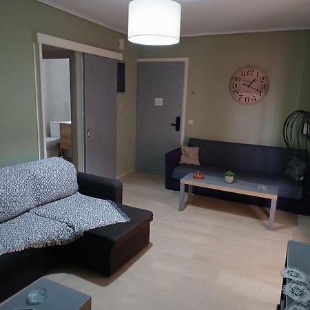 Comfortable Beachfront Apartment Loutráki Eksteriør billede
