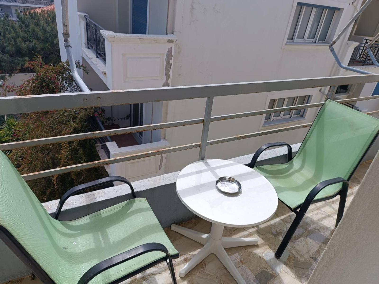 Comfortable Beachfront Apartment Loutráki Eksteriør billede